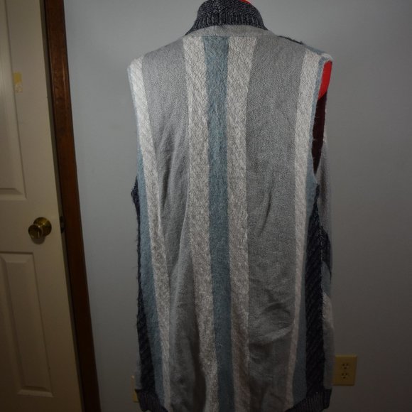 sweater vest - Picture 4 of 5